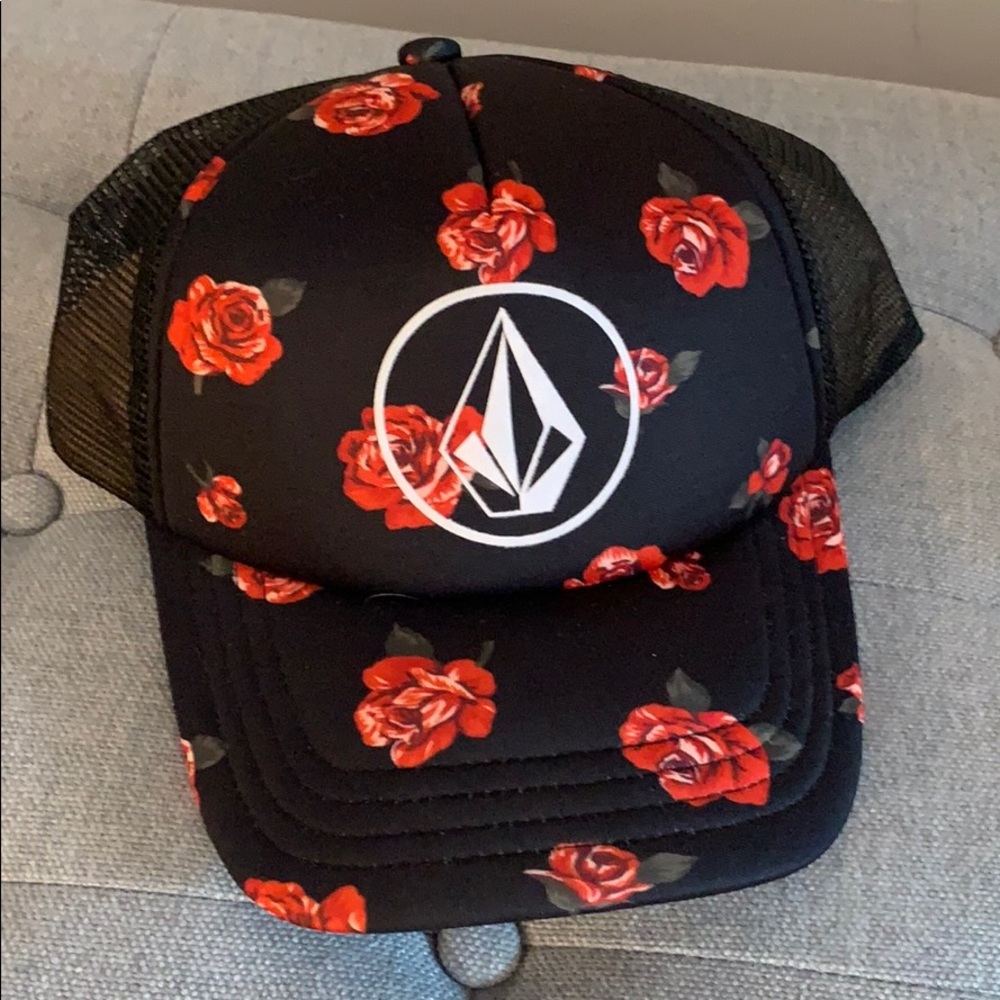 NWT Women’s Volcom Hat